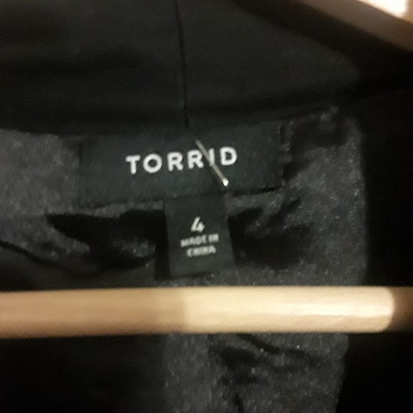 Blazer - Picture 2 of 2